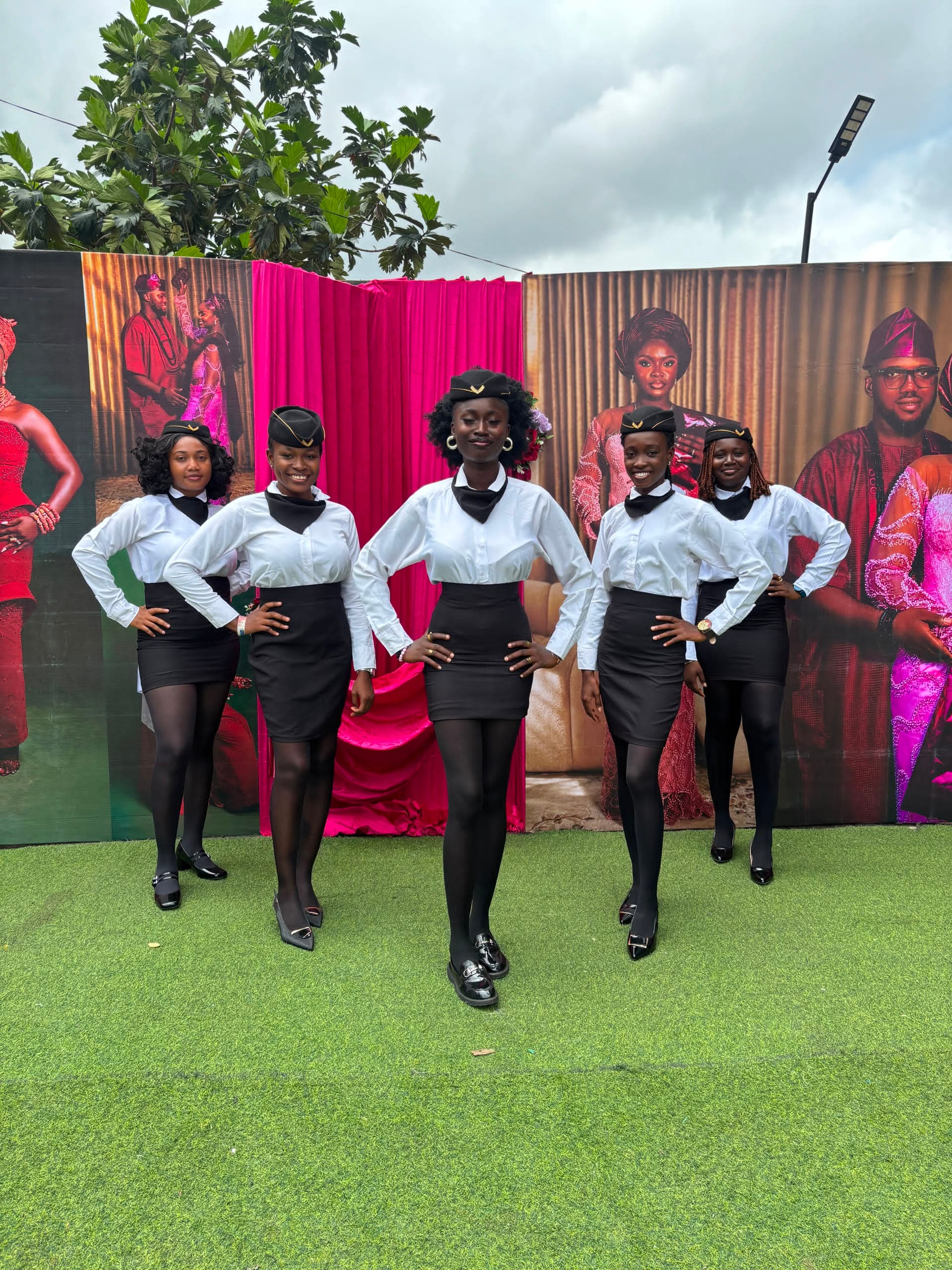 Elequeen_Ushers