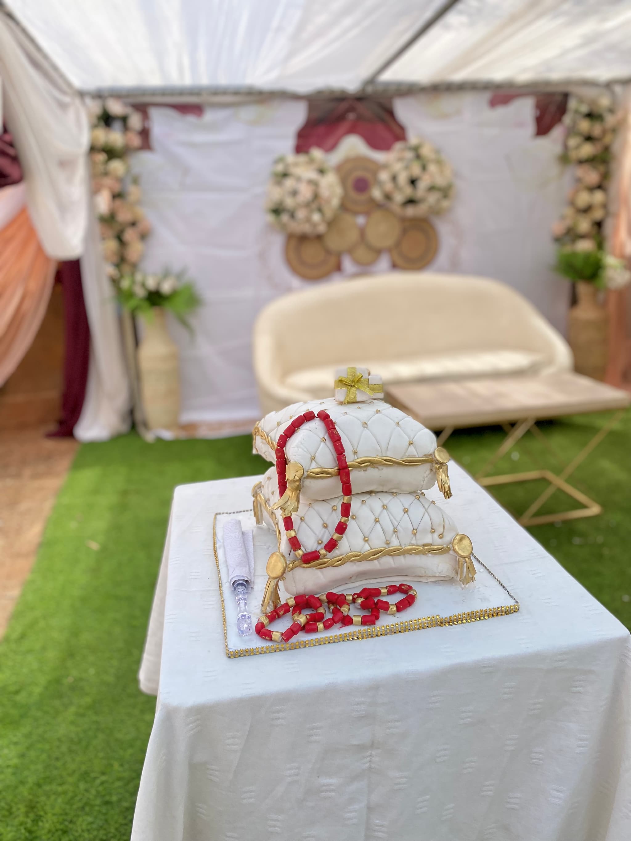 Traditional wedding cake